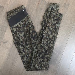 Lululemon Camo Leggings (Size 4)